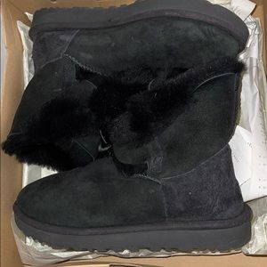 Black uggs